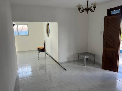 Casa à venda com 3 quartos, sendo 01 suíte no bairro das Nações em Campina Grande