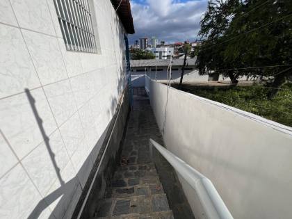 Casa à venda com 3 quartos, sendo 01 suíte no bairro das Nações em Campina Grande