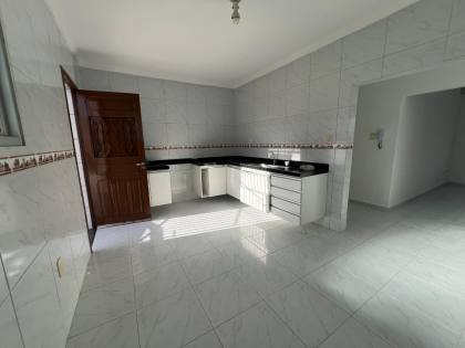 Casa à venda com 3 quartos, sendo 01 suíte no bairro das Nações em Campina Grande