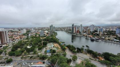 Apartamento à venda com 3 suítes e 3 varandas em frente ao Parque da Criança