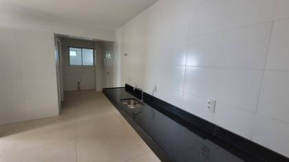 Apartamento à venda com 3 suítes e 3 varandas em frente ao Parque da Criança