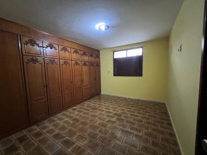 Casa à venda com 3 quartos, sendo 1 suíte no bairro Jardim Tavares em Campina Grande