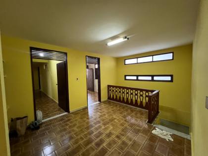 Casa à venda com 3 quartos, sendo 1 suíte no bairro Jardim Tavares em Campina Grande