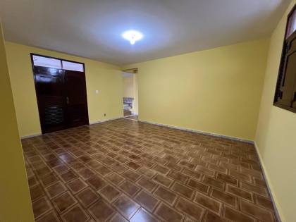 Casa à venda com 3 quartos, sendo 1 suíte no bairro Jardim Tavares em Campina Grande