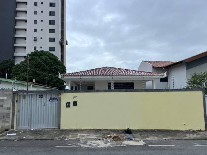 Casa à venda com 3 quartos, sendo 1 suíte no bairro Jardim Tavares em Campina Grande