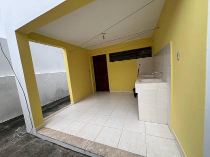 Casa à venda com 3 quartos, sendo 1 suíte no bairro Jardim Tavares em Campina Grande