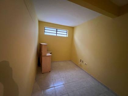 Casa à venda com 3 quartos, sendo 1 suíte no bairro Jardim Tavares em Campina Grande