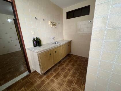 Casa à venda com 3 quartos, sendo 1 suíte no bairro Jardim Tavares em Campina Grande