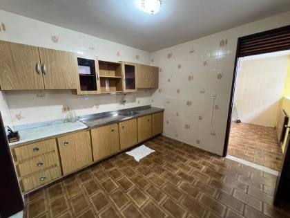 Casa à venda com 3 quartos, sendo 1 suíte no bairro Jardim Tavares em Campina Grande