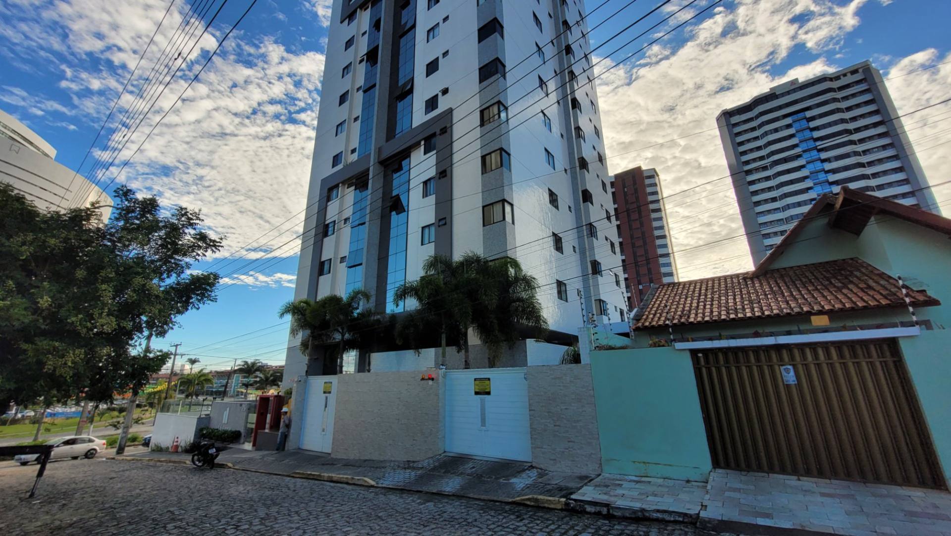 Apartamento à venda com 3 suítes, no bairro do Mirante, em Campina Grande
