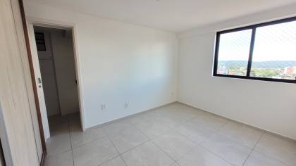 Apartamento à venda com 3 suítes, no bairro do Mirante, em Campina Grande