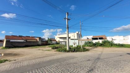 Terreno à venda no bairro Palmeira Imperial, em Campina Grande