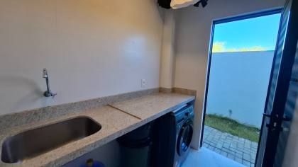 Casa à venda em condomínio fechado, com 3 suíte e escritório, em Campina Grande