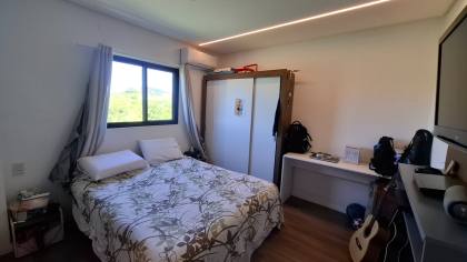 Casa à venda em condomínio fechado, com 3 suíte e escritório, em Campina Grande