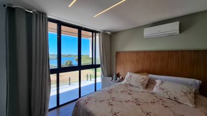 Casa à venda em condomínio fechado, com 3 suíte e escritório, em Campina Grande