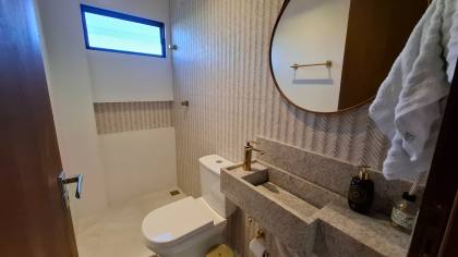 Casa à venda em condomínio fechado, com 3 suíte e escritório, em Campina Grande