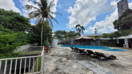 Casa à venda em condomínio fechado, com 3 suíte e escritório, em Campina Grande