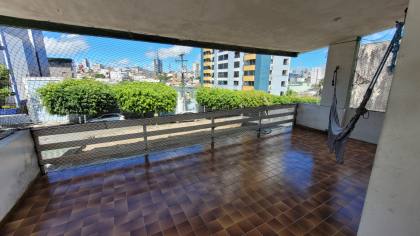 Casa à venda com 4 quartos, sendo 1 suíte, no bairro Alto Branco em Campina Grande