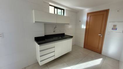 Apartamento à venda com 3 quartos, sendo 2 suítes no centro de Campina Grande