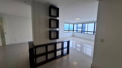 Apartamento à venda todo projetado, com 3 suítes, no bairro Catolé em Campina Grande