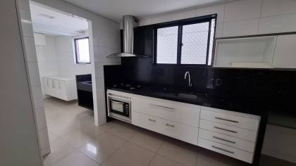 Apartamento à venda todo projetado, com 3 suítes, no bairro Catolé em Campina Grande