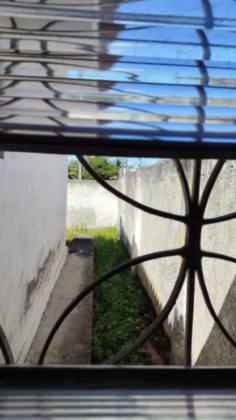 Casa com terreno grande à venda com 3 quartos, sendo 1 suíte no bairro Jardim Paulistano em Campina Grande