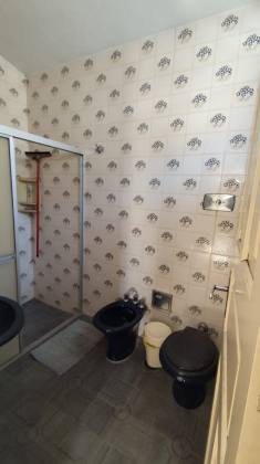 Casa com terreno grande à venda com 3 quartos, sendo 1 suíte no bairro Jardim Paulistano em Campina Grande