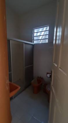 Casa com terreno grande à venda com 3 quartos, sendo 1 suíte no bairro Jardim Paulistano em Campina Grande