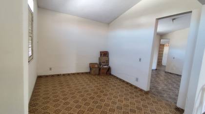 Casa com terreno grande à venda com 3 quartos, sendo 1 suíte no bairro Jardim Paulistano em Campina Grande