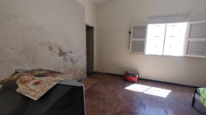 Casa com terreno grande à venda com 3 quartos, sendo 1 suíte no bairro Jardim Paulistano em Campina Grande
