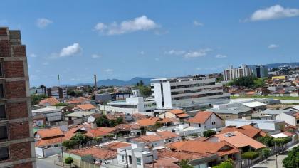 Apartamento à venda com 3 quartos, sendo 1 suíte no bairro Sandra Cavalcante em Campina Grande