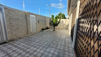 Casa à venda com 03 quartos, sendo 01 suíte no bairro Monte Castelo em Campina Grande