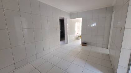 Casa à venda com 03 quartos, sendo 01 suíte no bairro Monte Castelo em Campina Grande