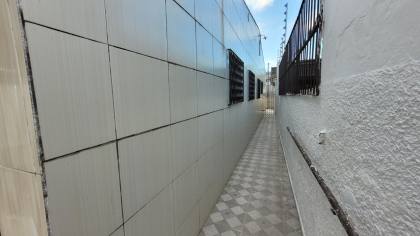 Casa à venda com 03 quartos, sendo 01 suíte no bairro Monte Castelo em Campina Grande