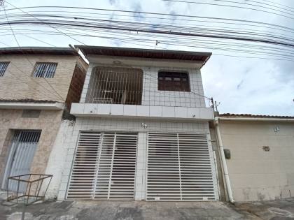 Casa a venda com 5 quartos no bairro José Pinheiro em Campina Grande