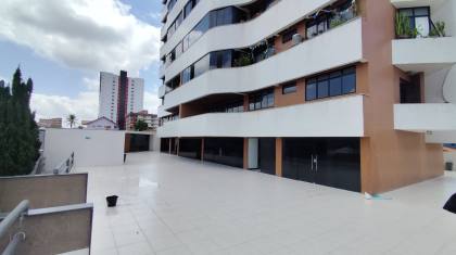 Apartamento  à venda com 3 quartos, sendo 2 suítes no bairro Jardim Tavares em Campina Grande