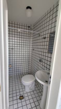 Apartamento  à venda com 3 quartos, sendo 2 suítes no bairro Jardim Tavares em Campina Grande