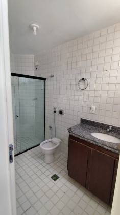 Apartamento  à venda com 3 quartos, sendo 2 suítes no bairro Jardim Tavares em Campina Grande