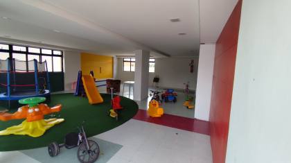 Apartamento  à venda com 3 quartos, sendo 2 suítes no bairro Jardim Tavares em Campina Grande