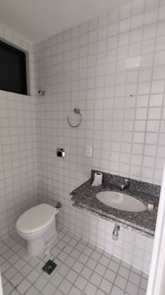 Apartamento  à venda com 3 quartos, sendo 2 suítes no bairro Jardim Tavares em Campina Grande