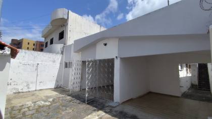 Casa para venda ou locação no bairro Estação Velha, próximo ao Açude Velho