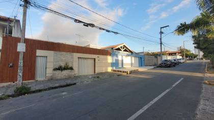 Casa com à venda com 4 quartos, sendo 2 suítes, em Campina Grande