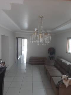 Casa com à venda com 4 quartos, sendo 2 suítes, em Campina Grande