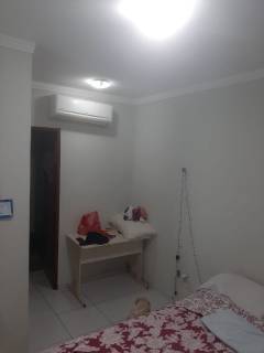 Casa com à venda com 4 quartos, sendo 2 suítes, em Campina Grande