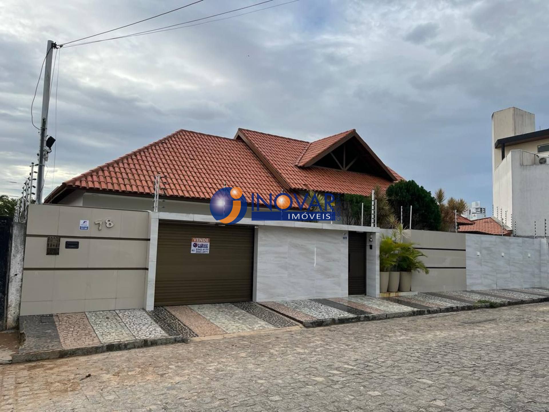 Casa Para Vender com 5 quartos 4 suítes no bairro Catolé em Campina Grande