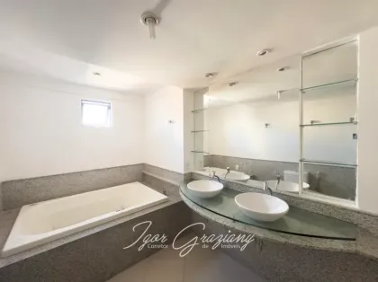 Apartamento com 4 Quartos e 6 banheiros à Venda, 196 m² por R$ 890.000 - MANAÍRA