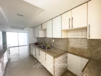Apartamento com 4 Quartos e 6 banheiros à Venda, 196 m² por R$ 890.000 - MANAÍRA