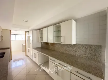 Apartamento com 4 Quartos e 6 banheiros à Venda, 196 m² por R$ 890.000 - MANAÍRA