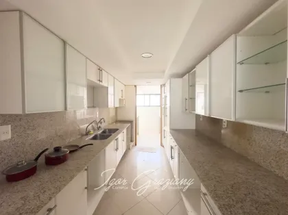 Apartamento com 4 Quartos e 6 banheiros à Venda, 196 m² por R$ 890.000 - MANAÍRA