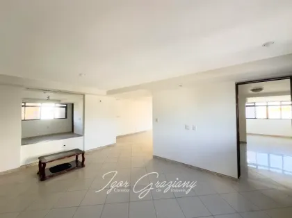 Apartamento com 4 Quartos e 6 banheiros à Venda, 196 m² por R$ 890.000 - MANAÍRA